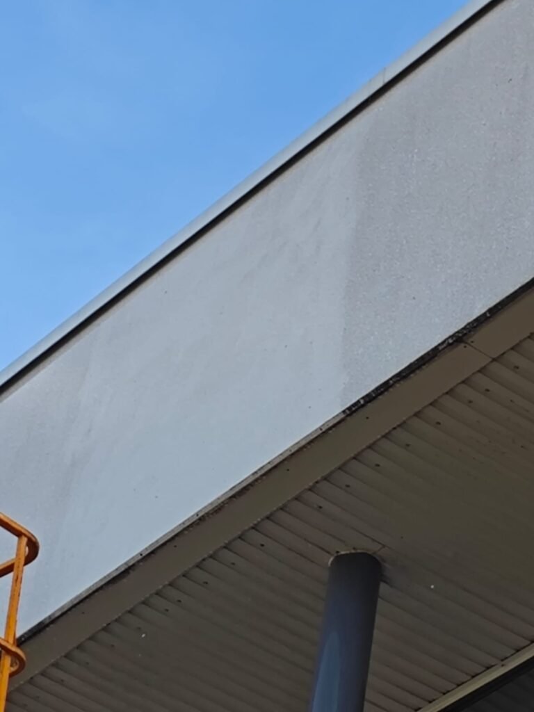 nettoyage-toiture-entreprise-77